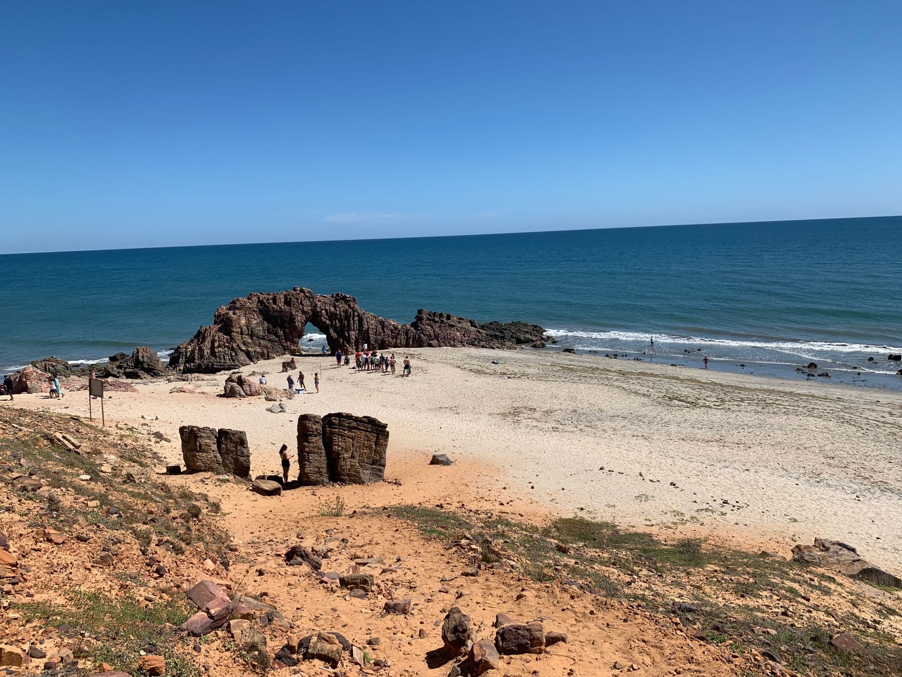Pedra Furada, o arco de rocha à beira-mar que é o cartão-postal de Jericoacoara