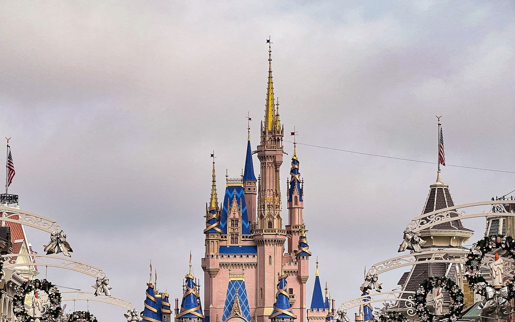Castelo da Cinderela visto da Main Street do Magic Kingdom