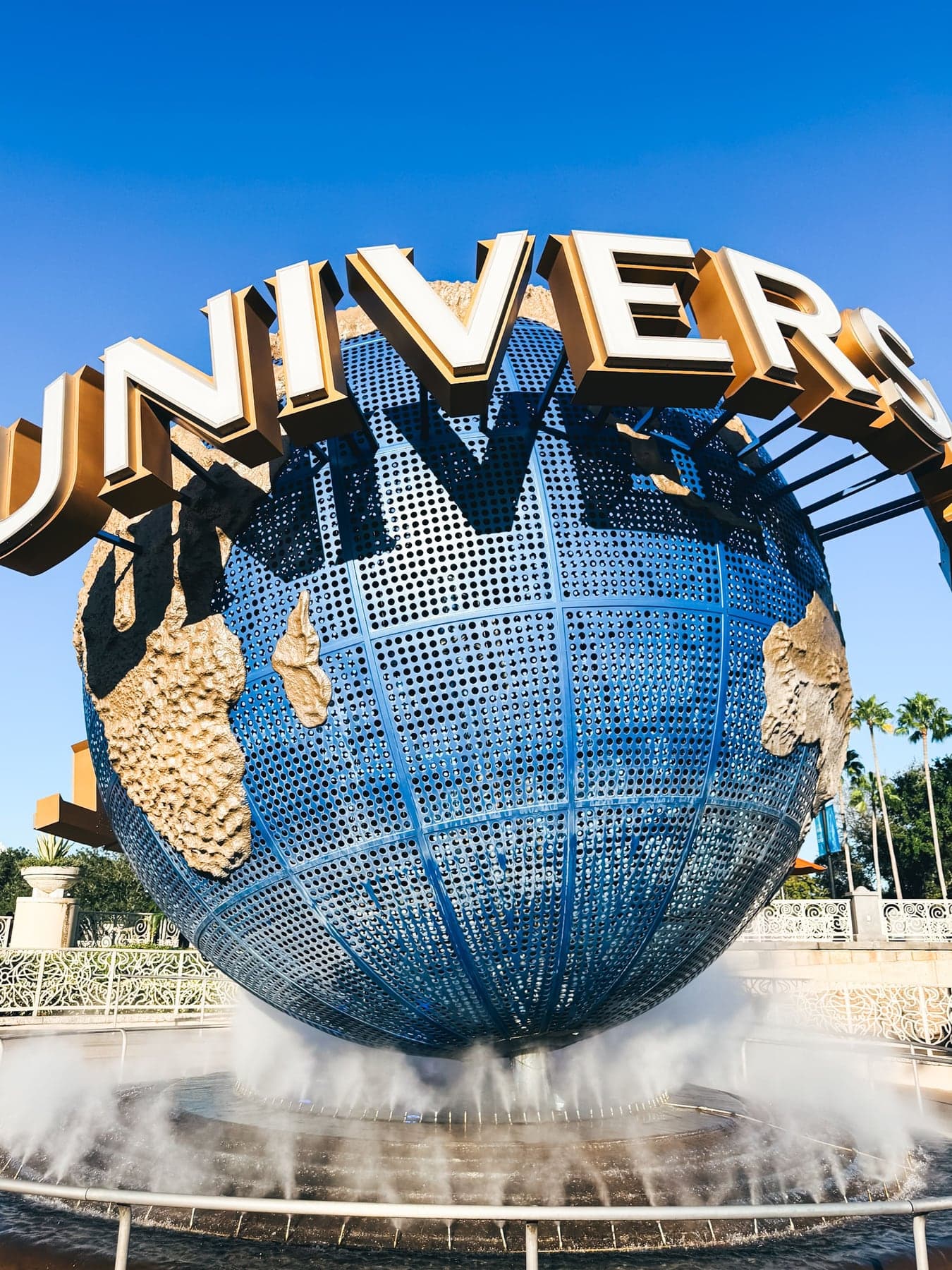Globo da entrada do Universal Studios Florida, em Orlando